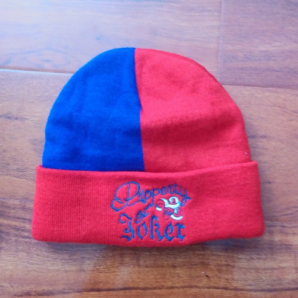 Red and blue "Suicide Squad" themed beanie.